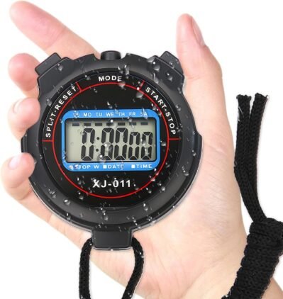 アニナコストップウォッチスポーツ断続的なトレーニングタイマー屋外粒子ストップウォッチカウントダウンタイマーシングルコイル/セグメンテーションストップウォッチ12/24時間クロック、大きなスプリットスクリーンタイマー目覚まし時計、カレンダー付き